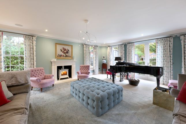 Bagshot, Bagshot Road, Surrey photo 4