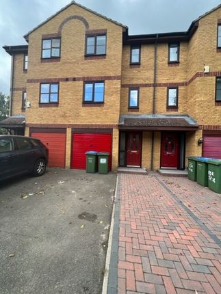 Thumbnail Terraced house to rent in Charlton, London