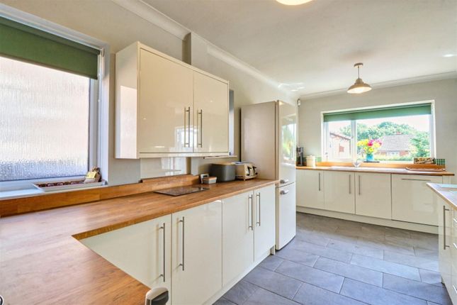 65, Cookridge Drive, West Yorkshire photo 4