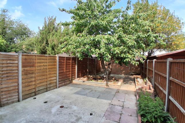 18, Tollgate Drive, Hayes photo 4