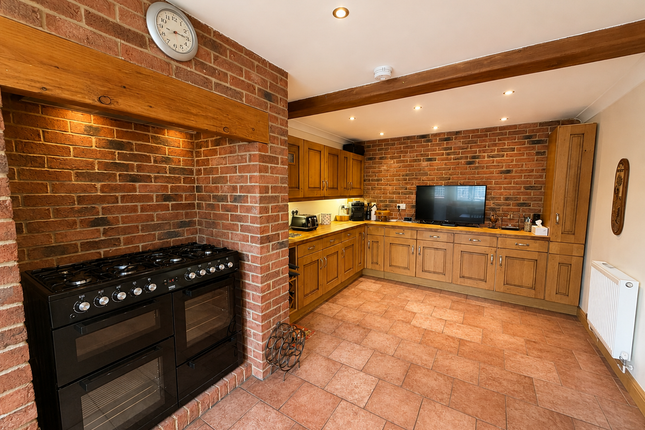Tamgrove Cottage, Coldharbour, Gillingham photo 3