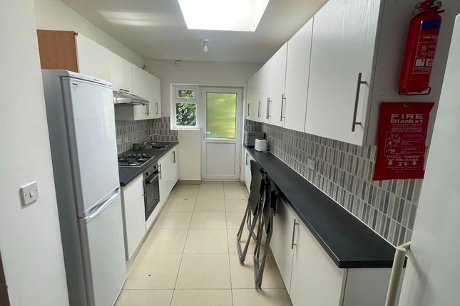 1 Clifton Avenue, Manchester photo 2