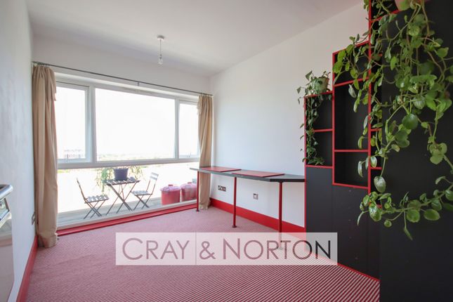 Flat 67 Fitzroy Court 6, Whitehorse Road, London photo 3