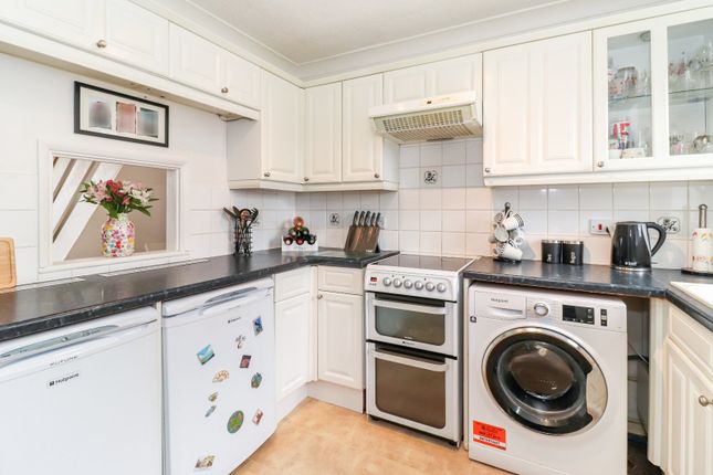 Terraced house for sale in Furtherfield, Abbots Langley