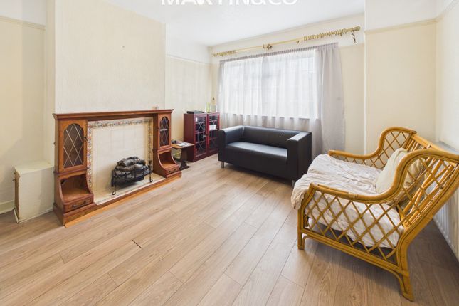 9, Spring Rise, Egham photo 2