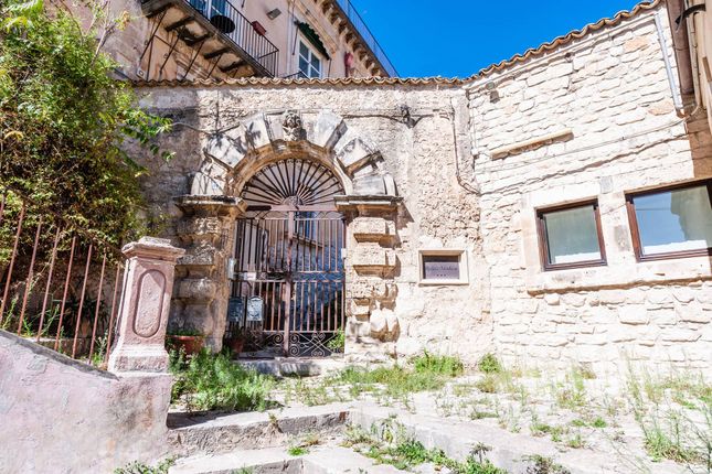Semi-detached house for sale in Via Campailla, Modica, Sicilia