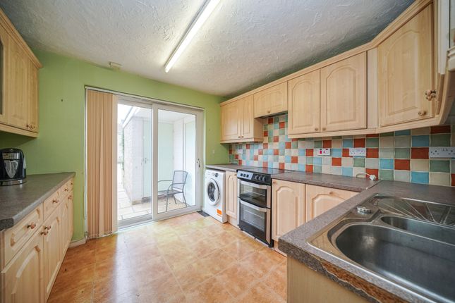 6 Megdale Place, Aylesbury photo 2