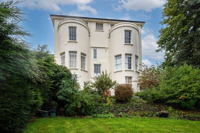2-bed flat on Worcester Road, Malvern, £325,000