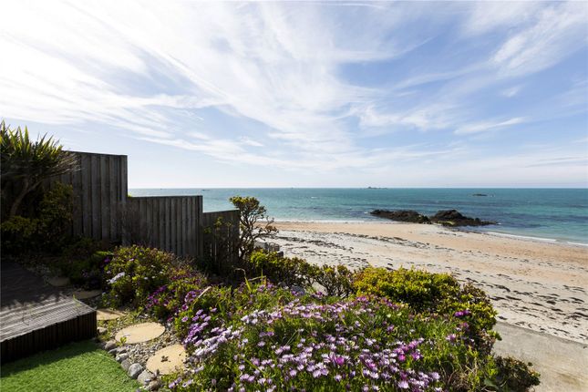 Thumbnail Bungalow for sale in Pontac Common, St. Clement, Jersey