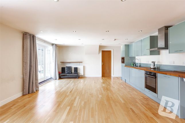 The Barn,, Doddinghurst Road, Brentwood photo 4