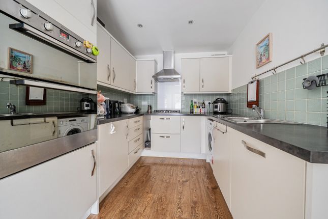 92, Jaguar Lane, Berkshire photo 2