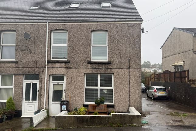 3-bed flat on Dunvant Road, Swansea, £136,000