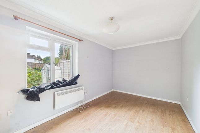 7, Burdett Court, Reading photo 4