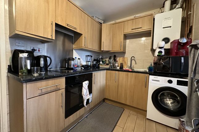 Thumbnail Town house to rent in Bramcote Grove, London