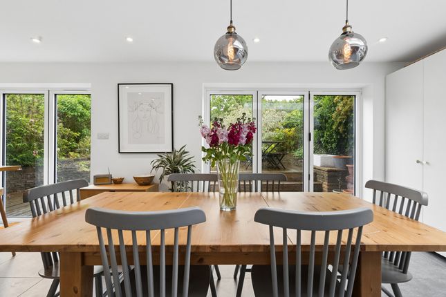 7 Orchard Avenue, Berkhamsted photo 2