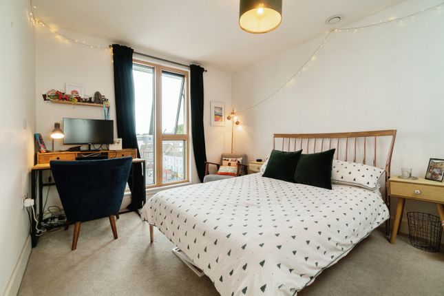 Flat for sale in 2B Cavendish Road, Colliers Wood