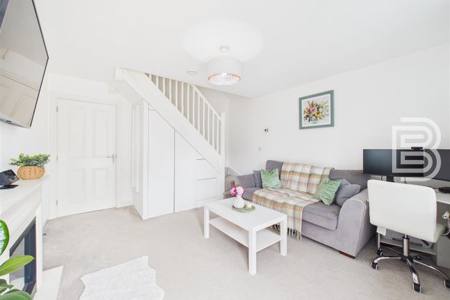 30, Caradon Way, Rugby photo 3