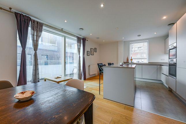 1-bed flat on Billinghurst Way, Greenwich Millennium Village, £2,200/mo