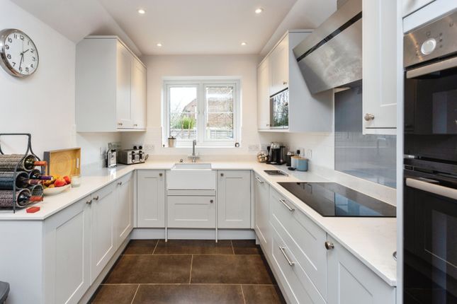 10, Hop Pocket Close, Kent photo 4