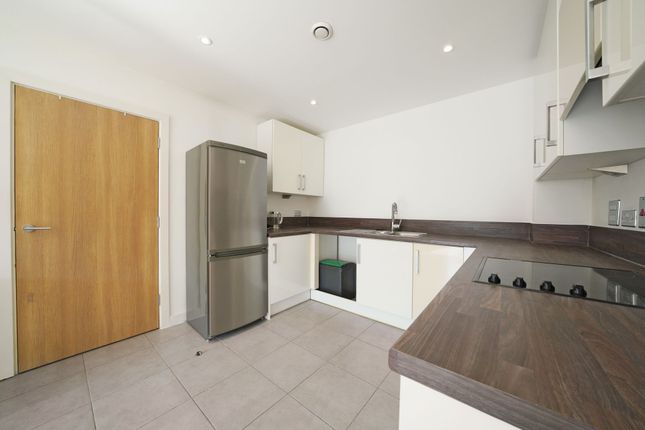 Flat 16 Talbot Close, Oak Lodge Talbot Close, Mitcham photo 3