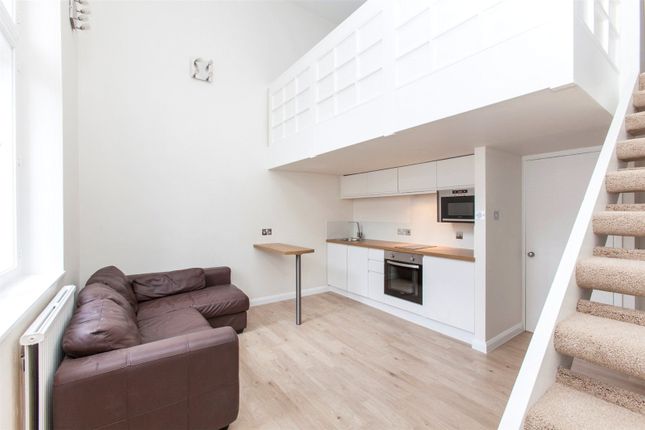 Thumbnail Flat for sale in Britton Street, Clerkenwell