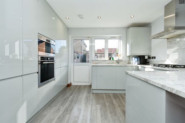 Daintry Close, Harrow photo 3