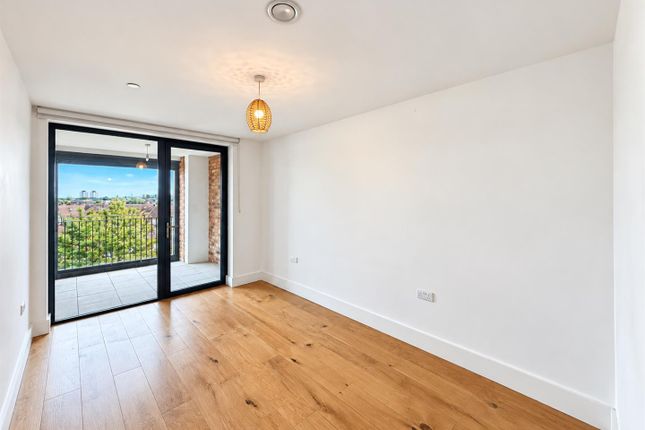 Flat 15, Meadow House, 371 Staines Road, Hounslow photo 3