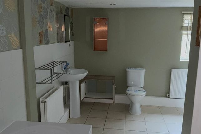 Flat 7, Leyland Mansions (Basement Flat), 18, Leyland Road, SOUTHPORT photo 3
