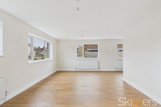 22 Tritton Gardens, Romney Marsh photo 3