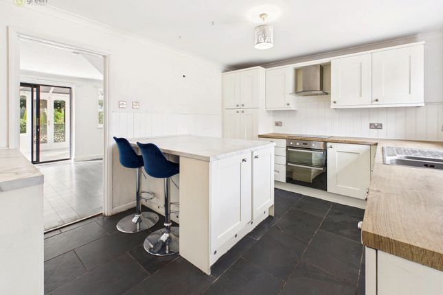25, Peak Close, Rugeley photo 2