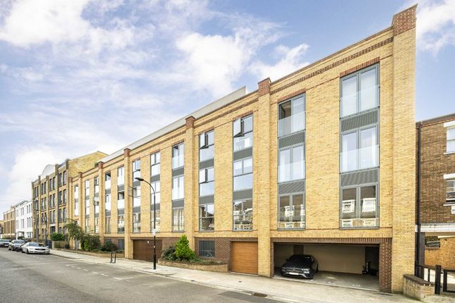 Thumbnail Flat for sale in Wyfold Road, London