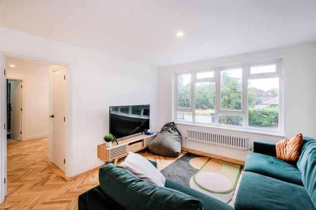 Link-detached house for sale in Forest Side, London