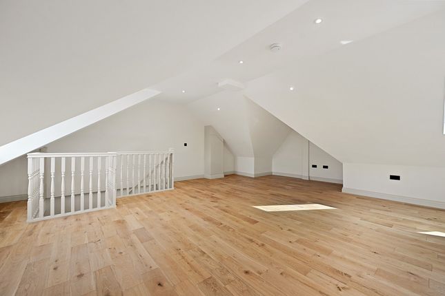 46, Avenue Gardens, London photo 2