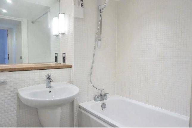 Flat 104, Metropolitan Lofts, Parsons Street, Dudley photo 4