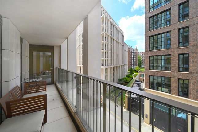 Flat to rent in Cleland House, John Islip Street, Westminster, London