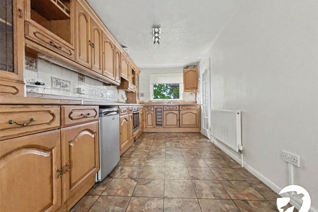 14, Cameron Close, Kent photo 3