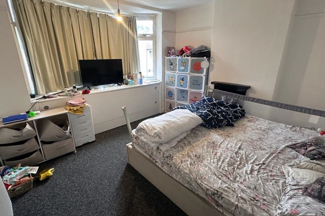 17, Ringwood Crescent, Nottingham photo 4