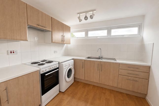 Flat 13, Knightthorpe Court, Burns Road, LOUGHBOROUGH photo 3