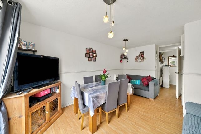 67, Kilross Road, Bedfont photo 4