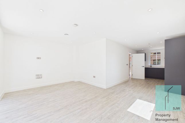 26 Cowan Gardens, London photo 3