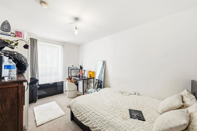 309 Felix Point, Epstein Square, Poplar photo 2