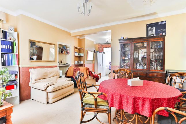 23, Vale Road, Sutton photo 2
