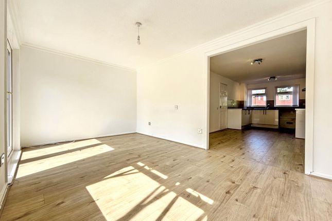 8 Truro Close, Runcorn photo 3