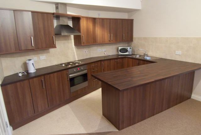 12, Highfield Court, West Yorkshire photo 5