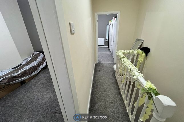 Mere Avenue, Salford photo 4