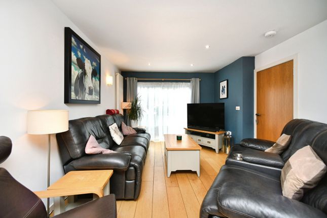 29e, Stoneham Road, Hove photo 4