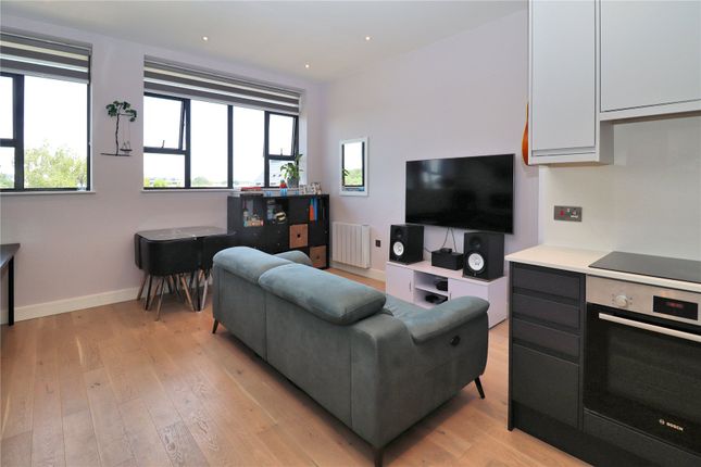 Flat 52, Wells Court,, Albert Drive, Surrey photo 4