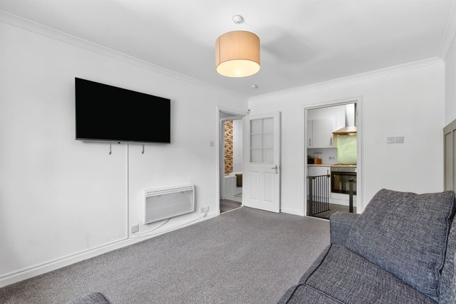 87, Mahon Court, Glasgow photo 4