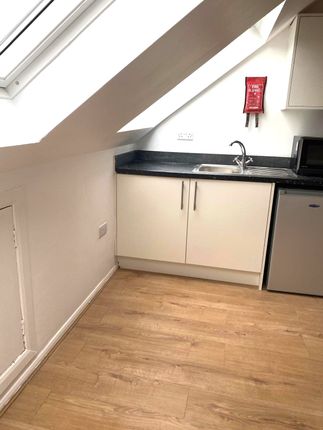 5F, Rugby Close, Harrow photo 4