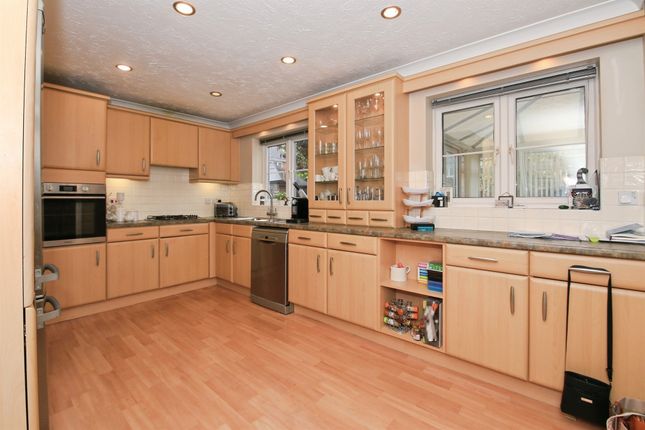 6, Ford Close, PETERBOROUGH photo 2